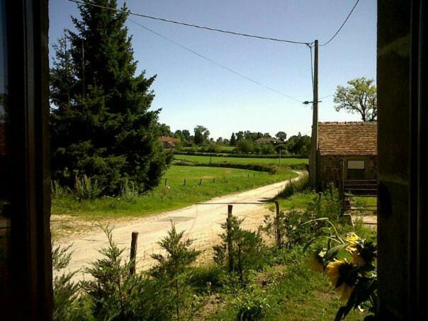 Le Petit Savriere B&B Tronget Kültér fotó
